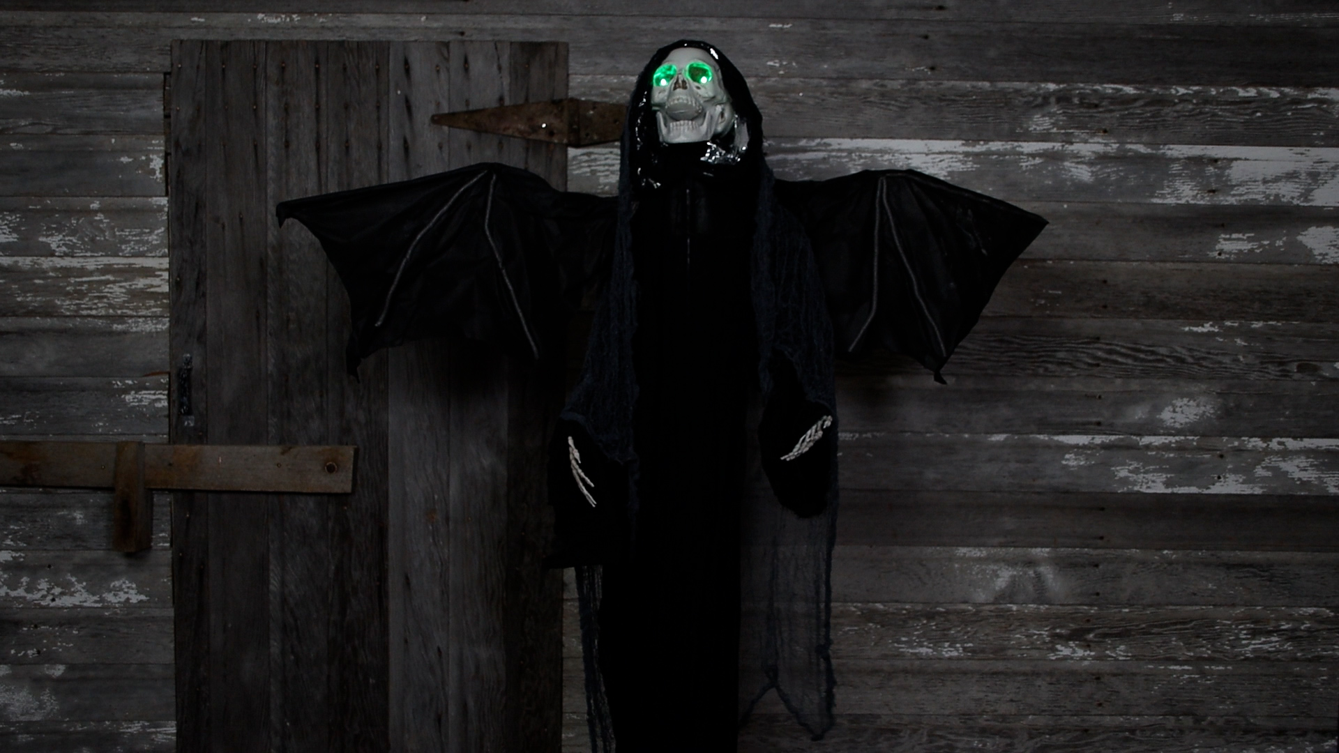 FUN3286 Animated Haunted Standing Winged Reaper